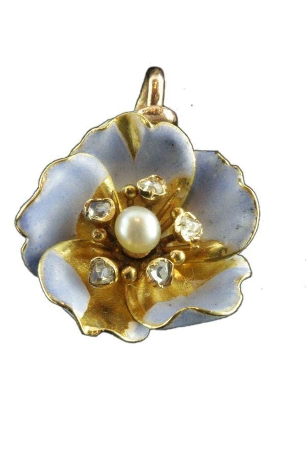Enamel and diamond flower pendant - . Görsel