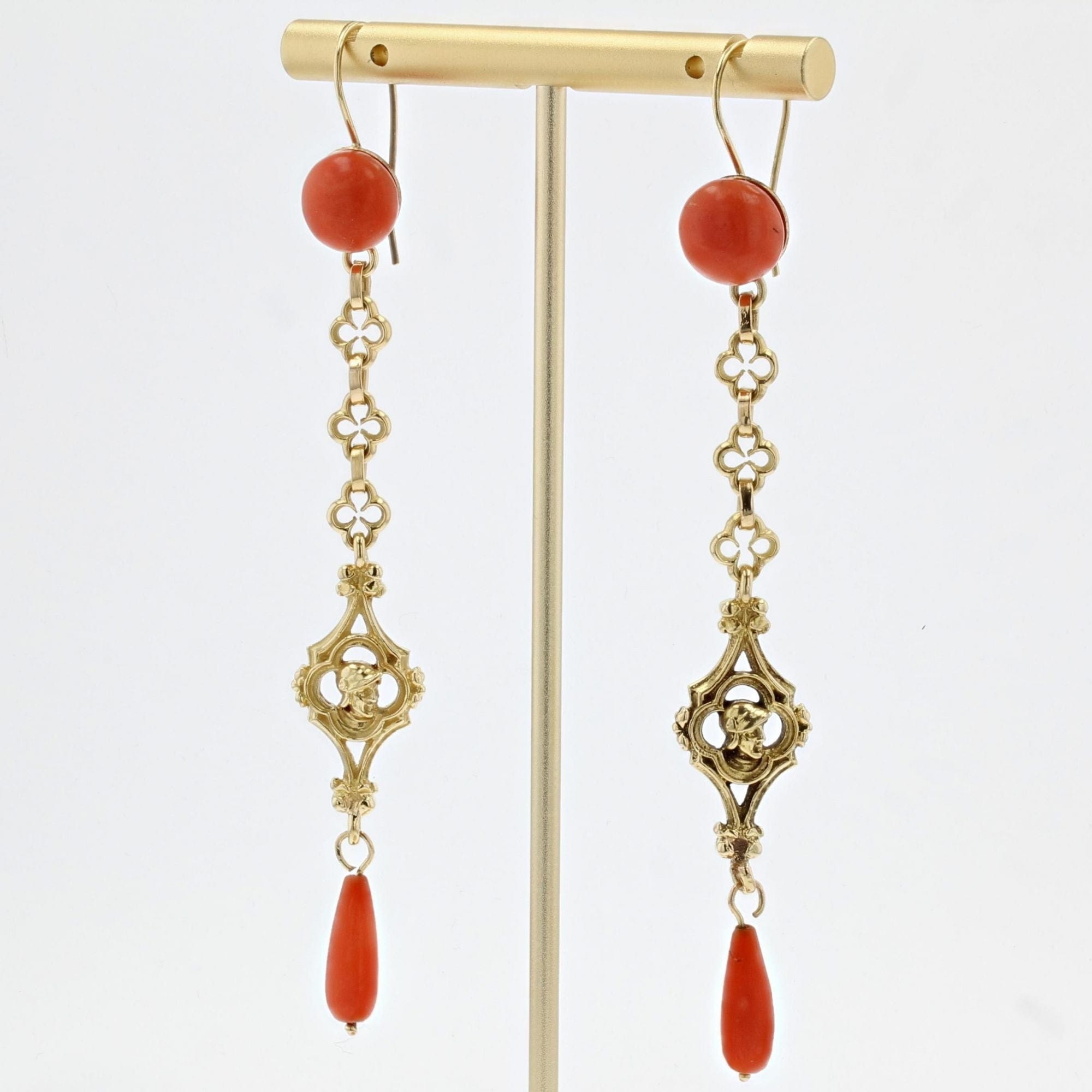 Antique coral and gold earrings - . Görsel