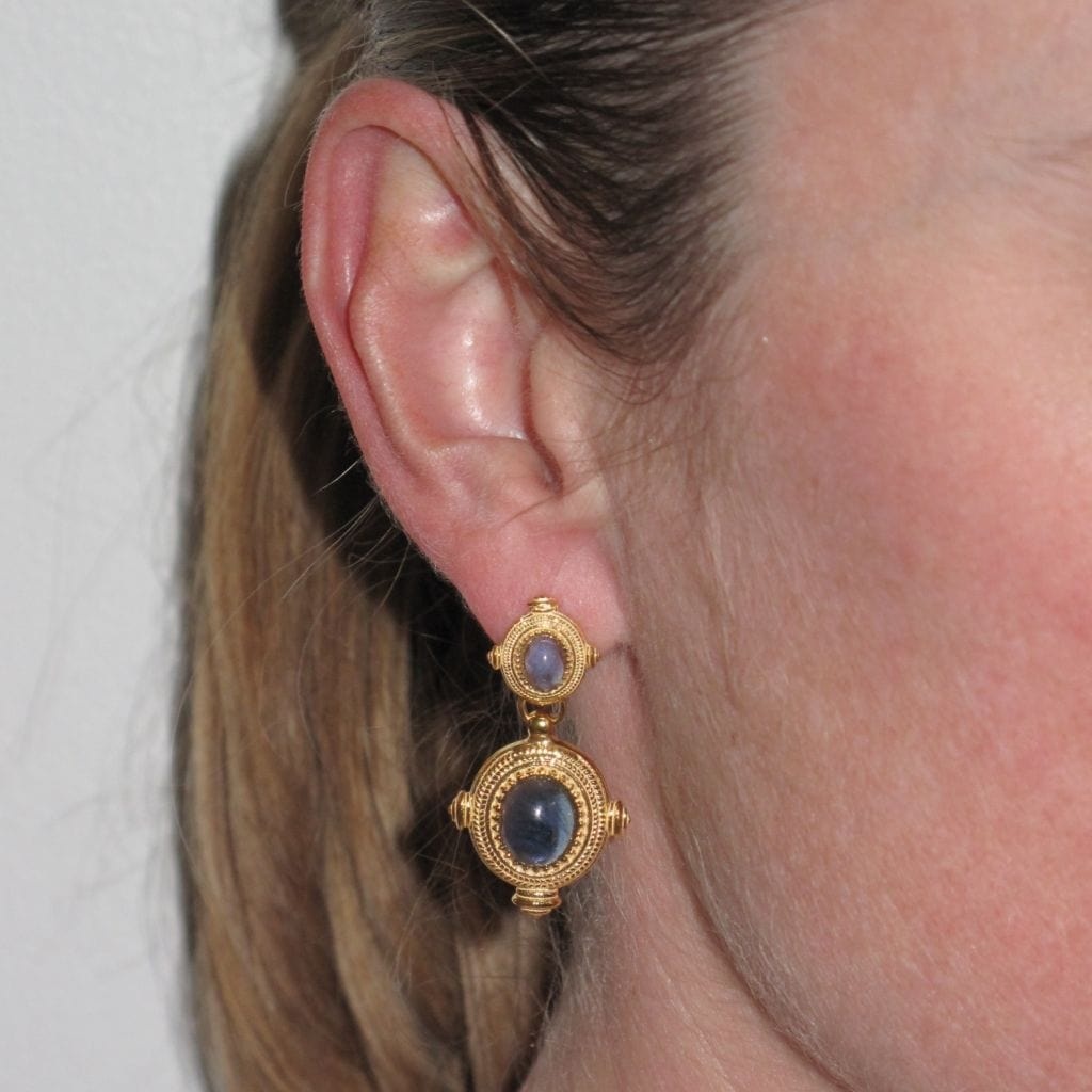 Blue Etruscan spirit earrings - . Görsel