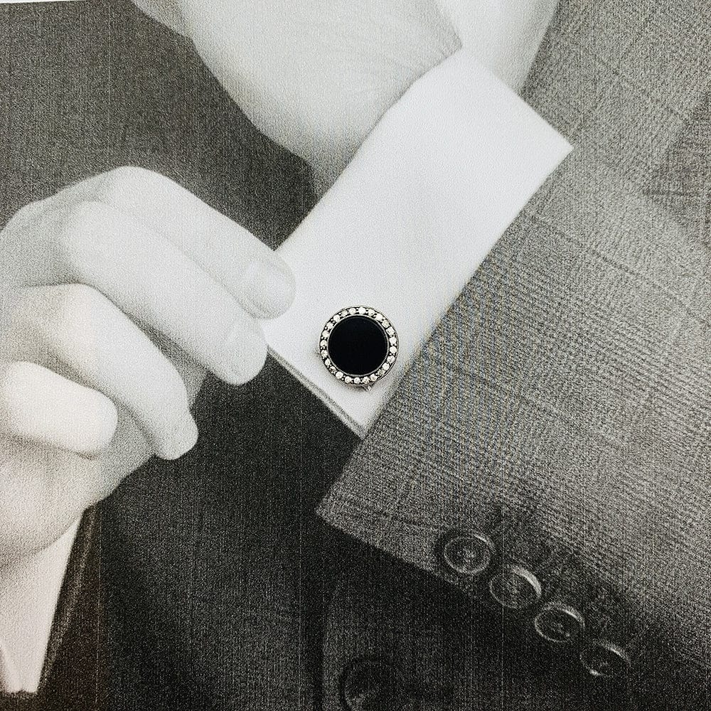 1910 cufflinks in gold, silver, onyx and diamonds. - . Görsel